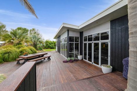 Photo of property in 82 Mawhitiwhiti Road, Normanby, Hawera, 4675