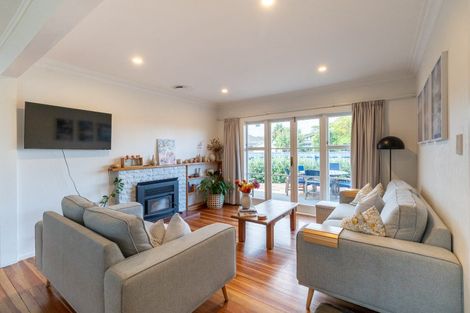 Photo of property in 7 Nicholson Street, Mayfair, Hastings, 4122