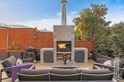 Photo of property in 37 Nobilo Road, Kumeu, 0810