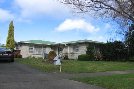 Photo of property in 28 Herbert Avenue, Cloverlea, Palmerston North, 4412