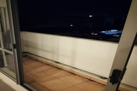 Photo of property in 17f/30 Westward Ho, Glen Eden, Auckland, 0602