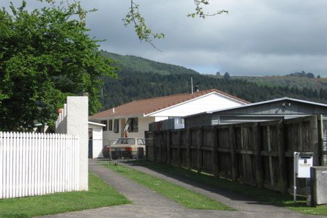 Photo of property in 7 Matthew Place, Kawaha Point, Rotorua, 3010