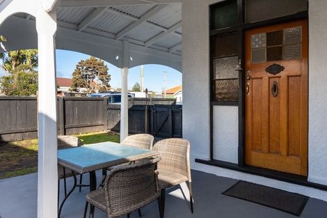 Photo of property in 52 Melbourne Street, South Dunedin, Dunedin, 9012