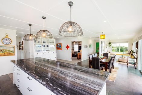 Photo of property in 165 Albert Road, Tokomaru, Palmerston North, 4474