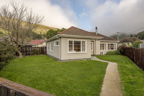 Photo of property in 12 Truro Street, Sumner, Christchurch, 8081
