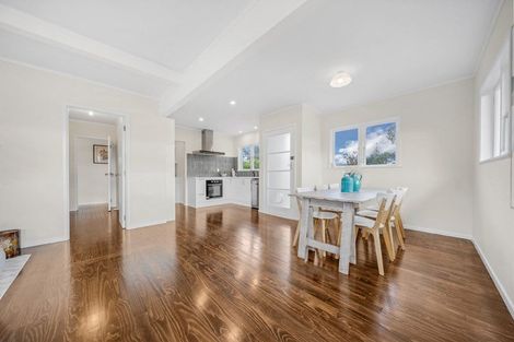 Photo of property in 97 Barrys Road, Glendene, Auckland, 0602