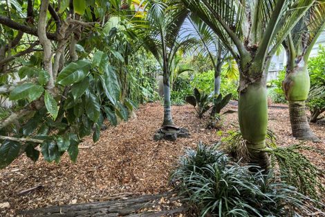 Photo of property in 31 Robbies Road, Shelly Park, Auckland, 2014