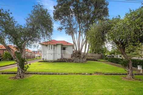 Photo of property in 4 Massey Avenue, Greenlane, Auckland, 1061