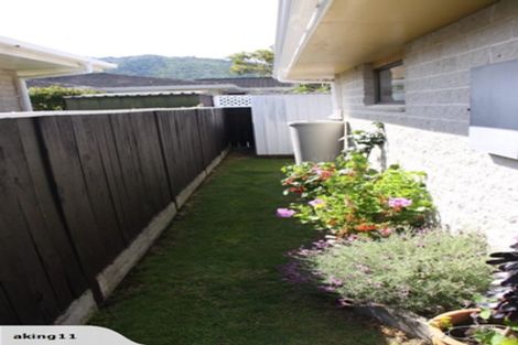 Photo of property in 6a Rewarewa Crescent, Waikanae, 5036