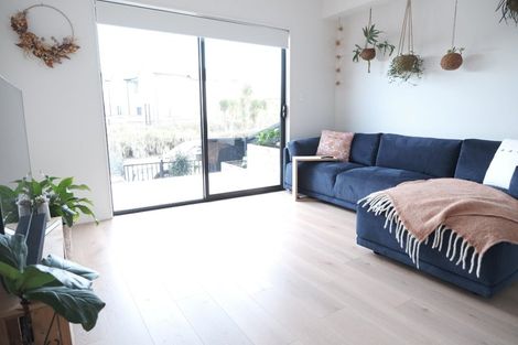 Photo of property in 9 Podgora Avenue, Kumeu, 0810