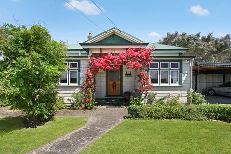 Photo of property in 106 Forest Lake Road, Forest Lake, Hamilton, 3200