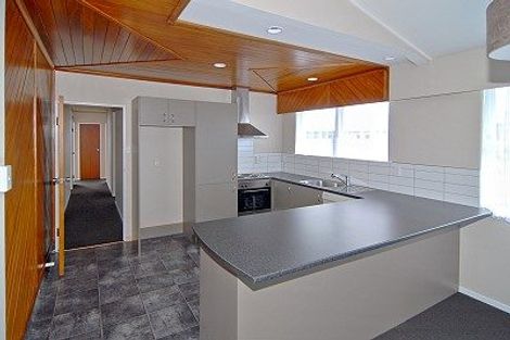 Photo of property in 2/210 Sunnynook Road, Totara Vale, Auckland, 0627