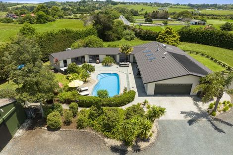 Photo of property in 85 Whitford-maraetai Road, Whitford, Howick, 2571