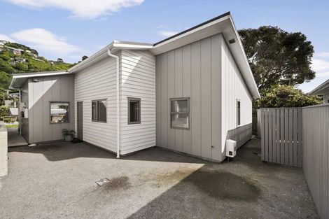 Photo of property in 208a Queens Drive, Lyall Bay, Wellington, 6022