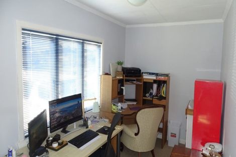 Photo of property in 11 Seddon Avenue, Papatoetoe, Auckland, 2104