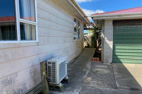 Photo of property in 100 Oki Street, Oreti Beach, Invercargill, 9879