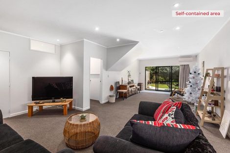 Photo of property in 3 Oak Avenue, Paremata, Porirua, 5024