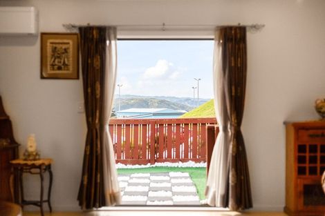 Photo of property in 16 Frances Brown Avenue, Aotea, Porirua, 5024