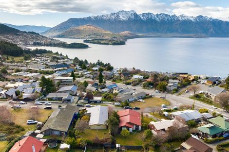Photo of property in 8 Avalon Crescent, Fernhill, Queenstown, 9300