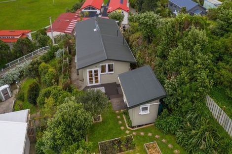 Photo of property in 99 Houghton Bay Road, Houghton Bay, Wellington, 6023