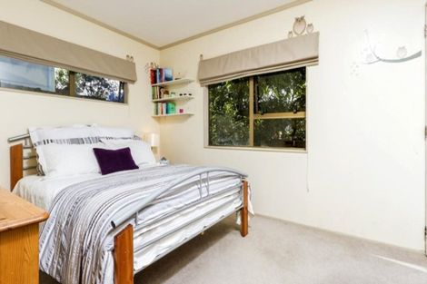 Photo of property in 27a Topliss Drive, Northcross, Auckland, 0632