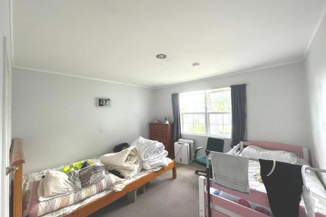 Photo of property in 17 Hillwell Drive, Henderson, Auckland, 0612