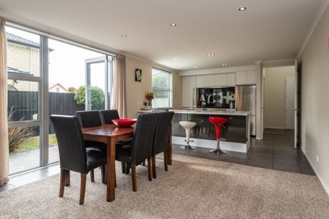 Photo of property in 23 Woodhaven Place, Parklands, Christchurch, 8083
