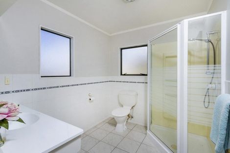 Photo of property in 5 Tornado Place, West Harbour, Auckland, 0618