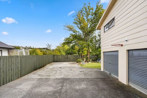 Photo of property in 2/109 Athena Drive, Totara Vale, Auckland, 0629