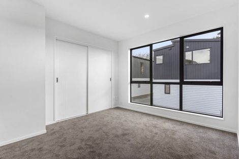 Photo of property in 8e Tahinga Street, Northcote, Auckland, 0627