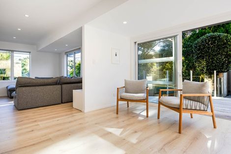 Photo of property in 34 Parr Terrace, Castor Bay, Auckland, 0620