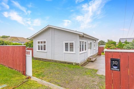 Photo of property in 10 Parakai Street, Paraparaumu, 5032
