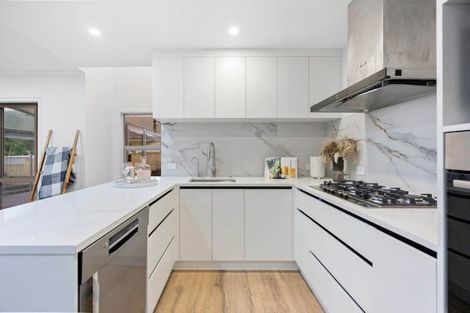 Photo of property in 124 Kyle Road, Greenhithe, Auckland, 0632