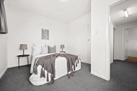 Photo of property in 5 Clark Place, Hillcrest, Hamilton, 3216