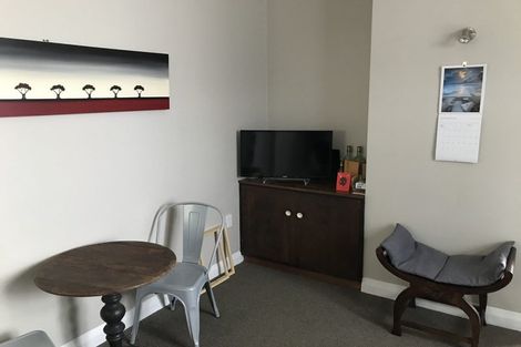 Photo of property in 8 Trevor Terrace, Newtown, Wellington, 6021