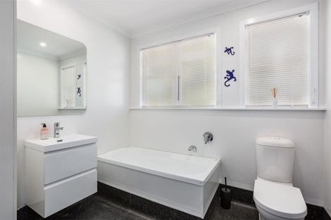 Photo of property in 8 Muri Road, Pukerua Bay, 5026