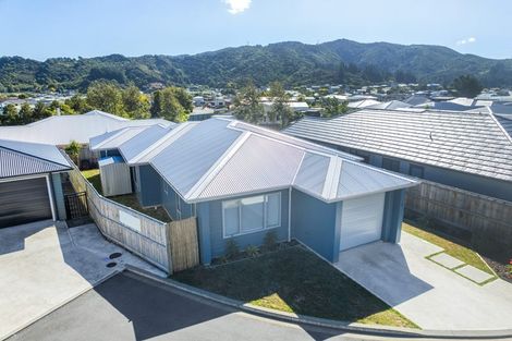 Photo of property in 8 Peter Tapp Way, Wainuiomata, Lower Hutt, 5014