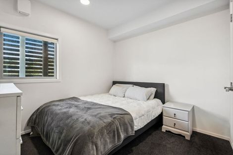 Photo of property in 8 Atkinson Street, Newlands, Wellington, 6037