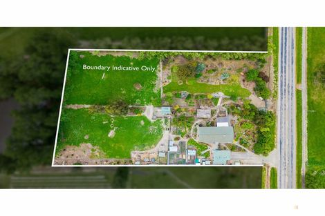 Photo of property in 92 Timaru Road, Waimate, 7924