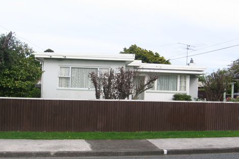 Photo of property in 33 Brasell Street, Fairfield, Lower Hutt, 5011