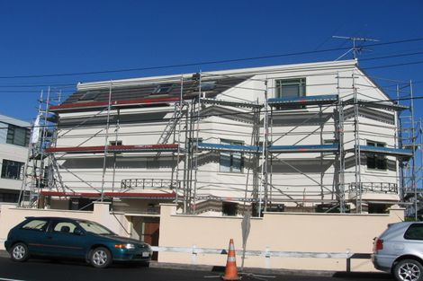 Photo of property in 1/15 Hawker Street, Mount Victoria, Wellington, 6011