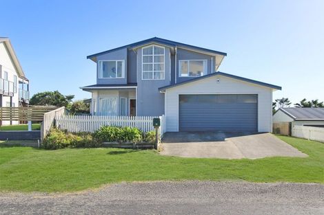 Photo of property in 34 Nelson Street, Foxton Beach, Foxton, 4815