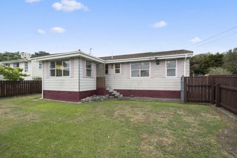 Photo of property in 4 Mawhare Street, Titahi Bay, Porirua, 5022