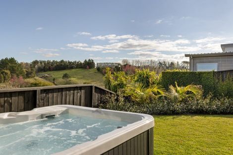 Photo of property in 60 Puhirake Crescent, Pyes Pa, Tauranga, 3112