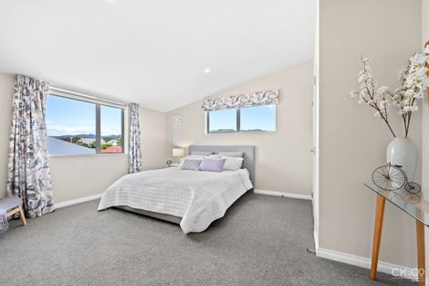 Photo of property in 8d Glen Iris Grove, Woburn, Lower Hutt, 5010