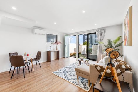 Photo of property in 117 Tarapuka Road, Westgate, Auckland, 0814