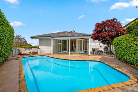 Photo of property in 7 Parr Terrace, Castor Bay, Auckland, 0620