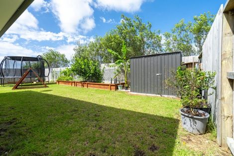 Photo of property in 67 Kaurinui Crescent, One Tree Point, 0118
