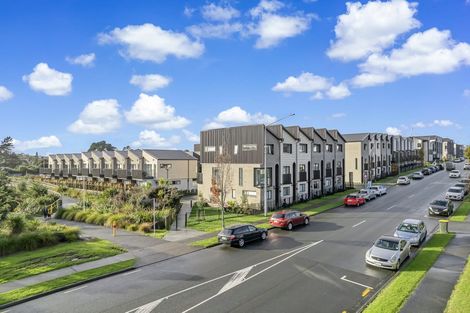 Photo of property in 4/28 Westgate Drive, Westgate, Auckland, 0614