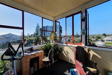 Photo of property in 92 Matai Street, Castlecliff, Whanganui, 4501